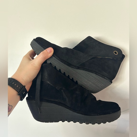 Fly London Yebi Ruched Suede Wedge Booties Shoes BLACK Size 10 - Picture 7 of 11